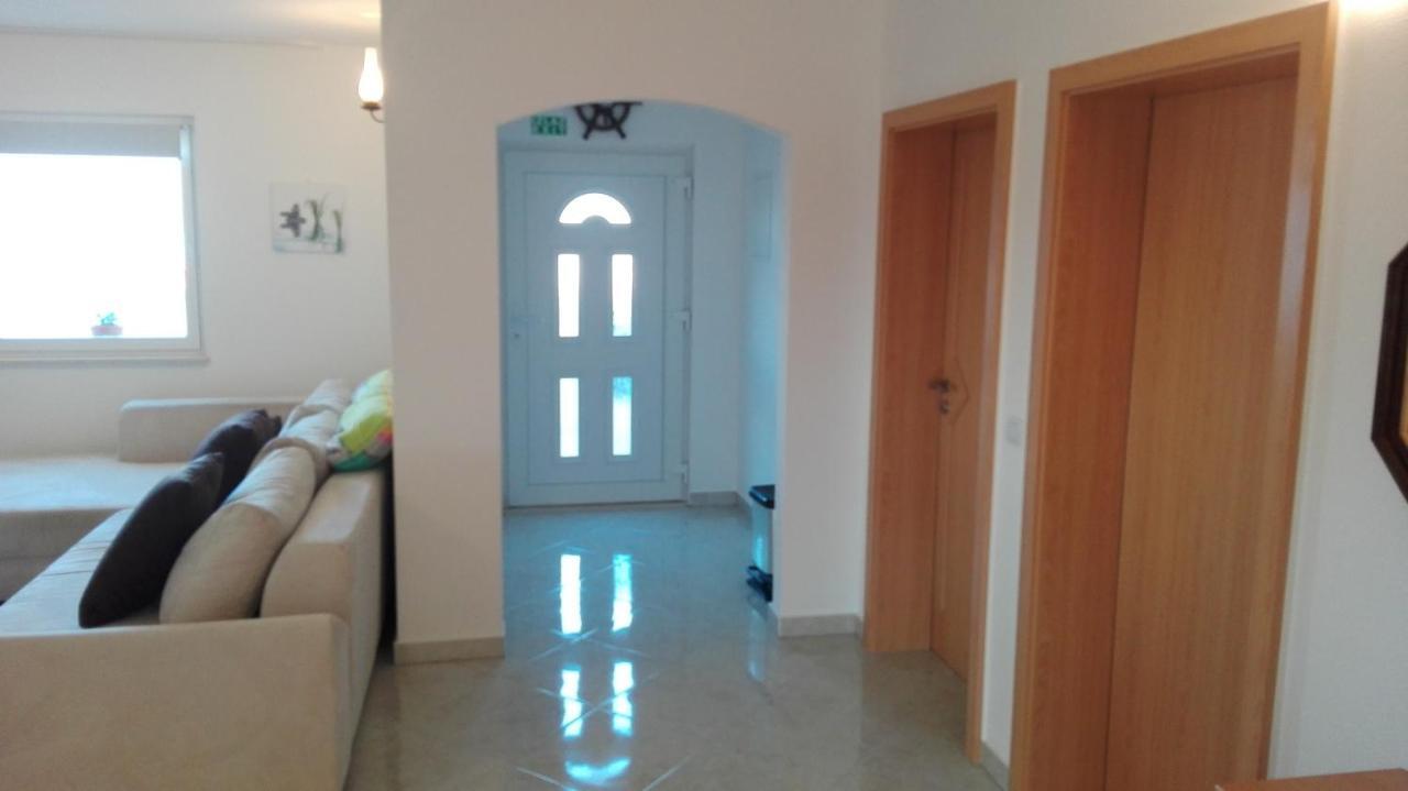 Apartments Marko Sutivan Insel Brac Exterior foto